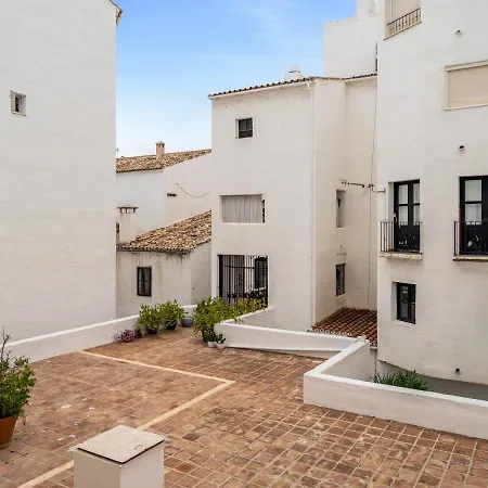 Sanders Sol 2 - Modern Two-bedroom In The Heart Of Puerto Banus Nightlife Апартаменты Марбелья