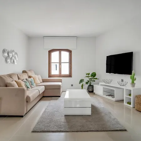 Appartement Sanders Sol 2 - Modern Two-bedroom In The Heart Of Puerto Banus Nightlife *