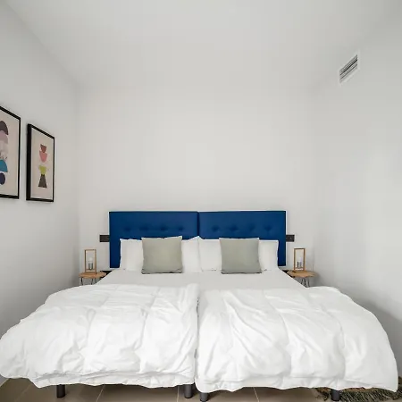 Sanders Sol 2 - Modern Two-bedroom In The Heart Of Puerto Banus Nightlife