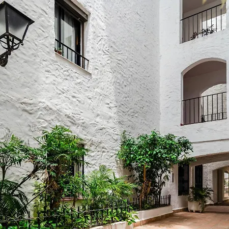 Appartement Sanders Sol 2 - Modern Two-bedroom In The Heart Of Puerto Banus Nightlife *